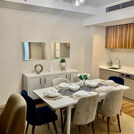 Apartment رفاهية بمنطقة حيوية *