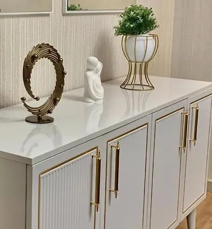 رفاهية بمنطقة حيوية Apartment *