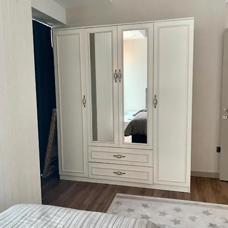 Apartment رفاهية بمنطقة حيوية *